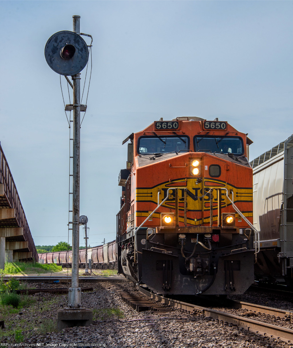 BNSF 5650